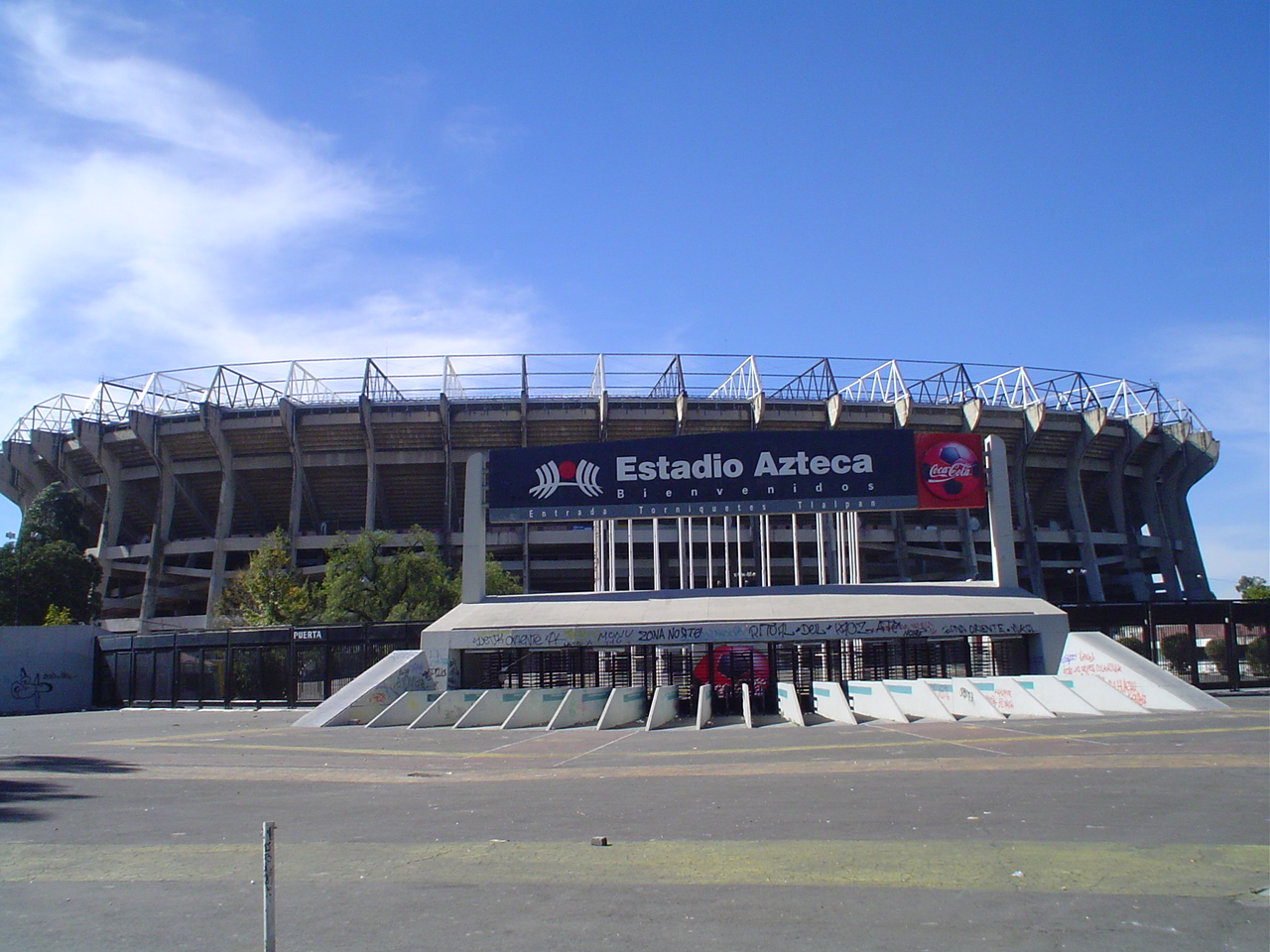 Estadio Azteca — Facade · main entrance